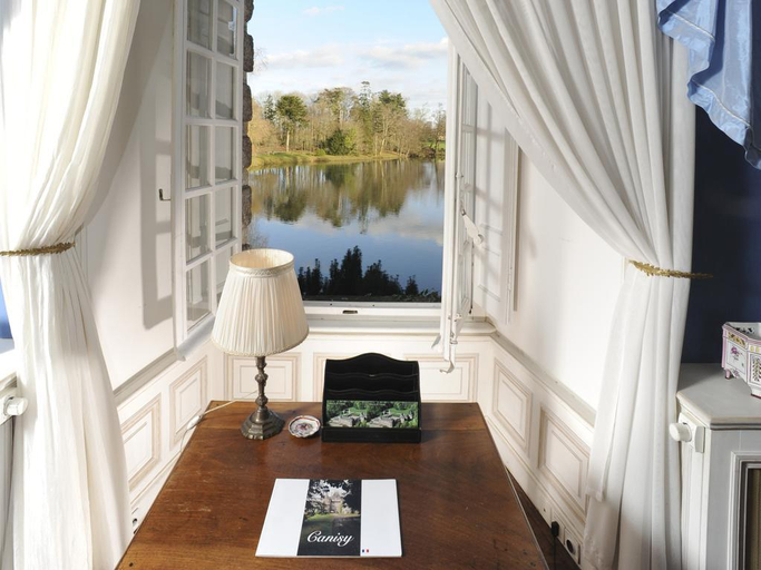 Bedroom 2, Le Chateau de Canisy, Manche
