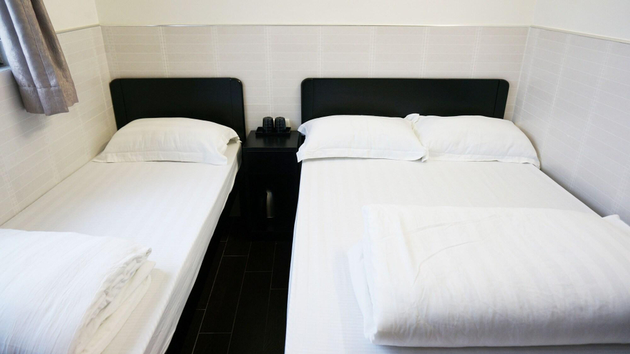 Room 3, Kowloon Mongkok 1812 Guest House, Kowloon