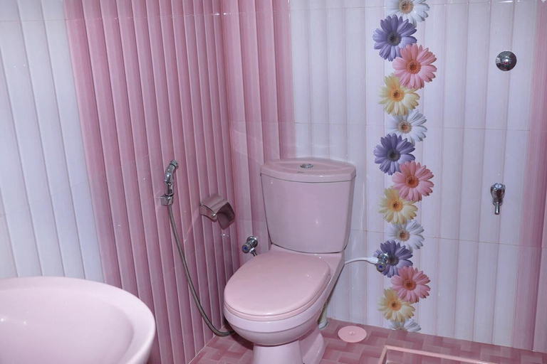 Bathroom 5, Hotel Pearl Gate, Chilaw