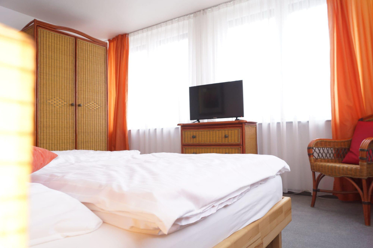 Room 5, Atelierhaus Budget Hotel, Esslingen