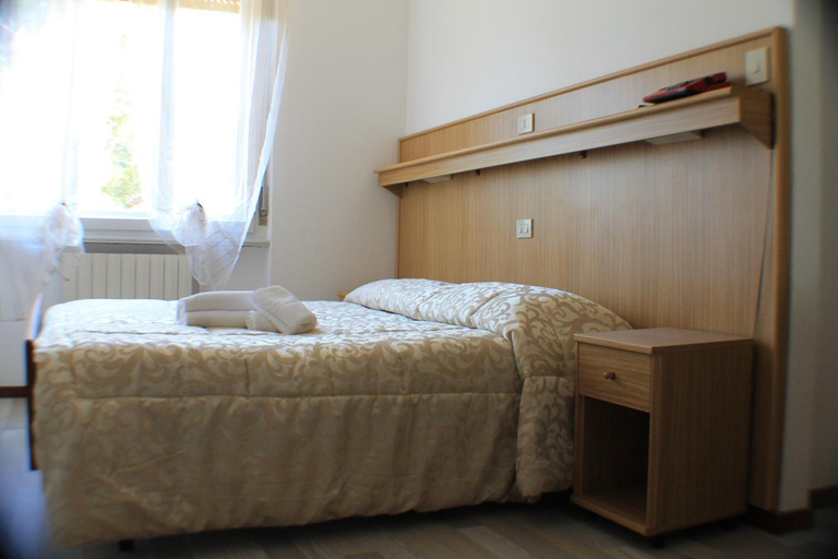 Bedroom 2, Hotel Ristorante Sole, Trieste