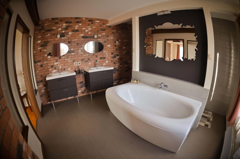 Bathroom 4, Cedrowy Dworek, Gdańsk