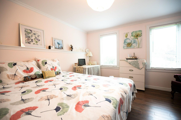 Bedroom 3, Lily S Garden, Queens
