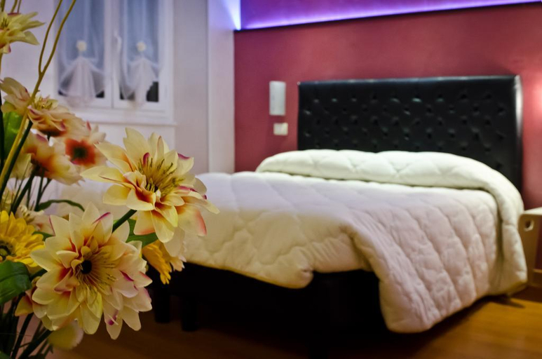 Bedroom 2, Via Palazzo Sanremo, Imperia