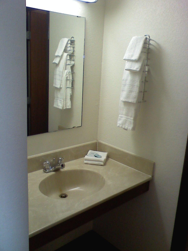 Bathroom 4, American Motel, Waseca