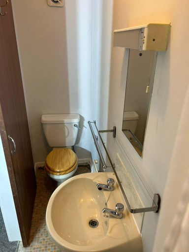 Bathroom 4, The Clifton Hotel, Lancashire