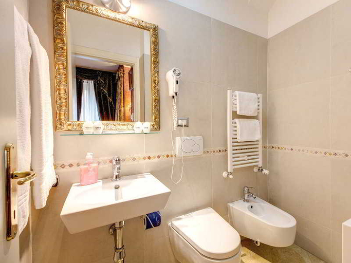 Bathroom 4, DCBoutiqueHotel, Rome