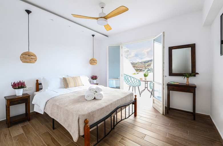 General view 2, Queen Bee, South Aegean