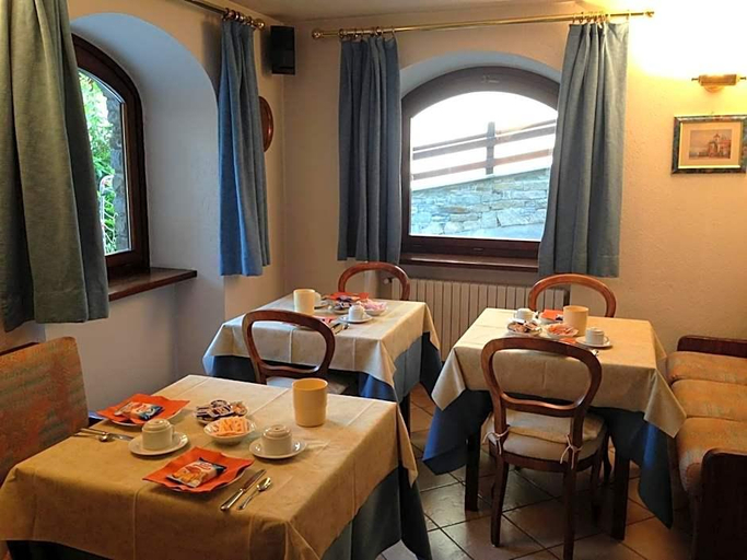 Food & Drinks 5, Triolet, Aosta