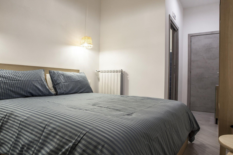 Bedroom 3, Pomodoro Bed, Cosenza