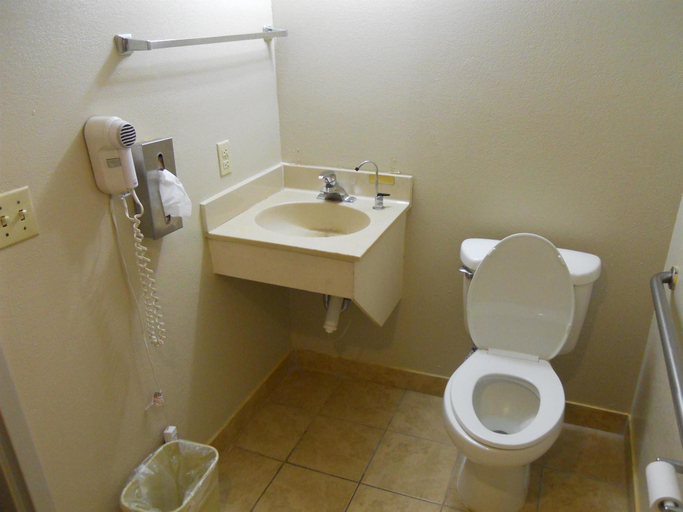 Bathroom 5, America S Best Inn Beaufort, Beaufort