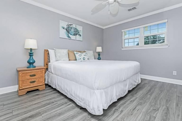 Room 4, Seascape Golf Villas 11C, Walton