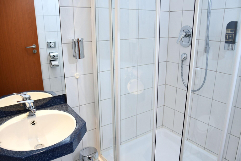Bathroom 5, Landhaus Lengede, Peine