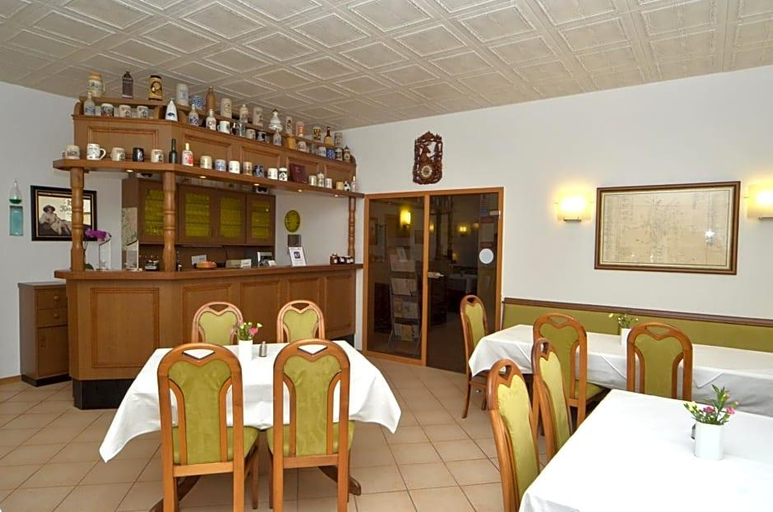 Food & Drinks 5, Am Wald, Greiz