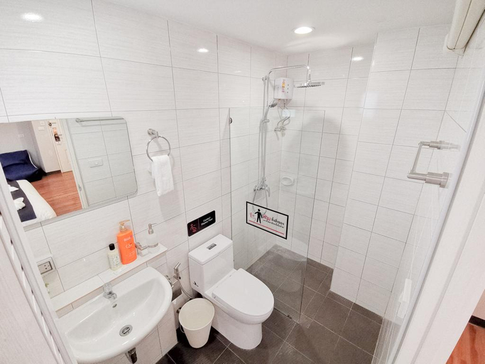 Bathroom 5, 7 Days Premium Hotel at Icon Siam Station, Khlong San