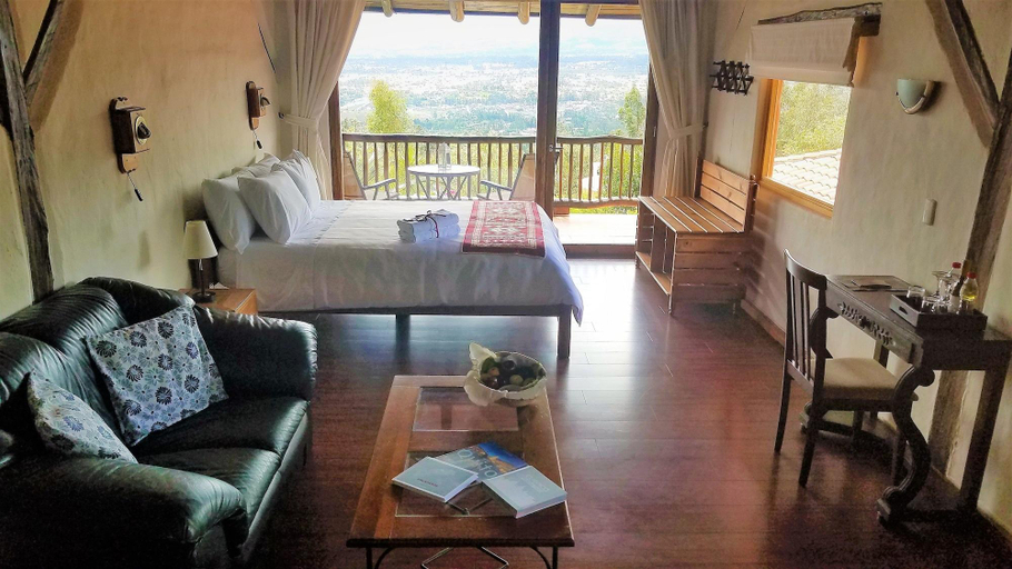 Room 2, Ilatoa Lodge, Quito