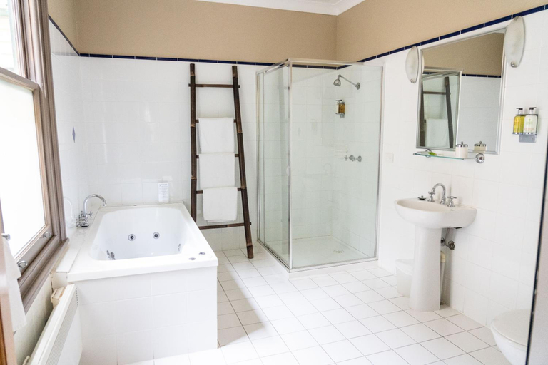 Bathroom 5, Glen Erin At Lancefield - Vineyard Retreat, Macedon Ranges - Romsey