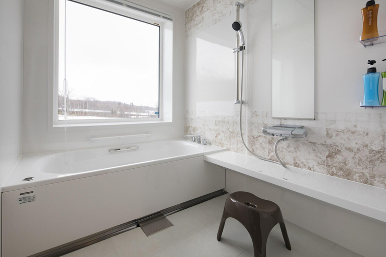 Bathroom 4, Pensione Uno, Niseko