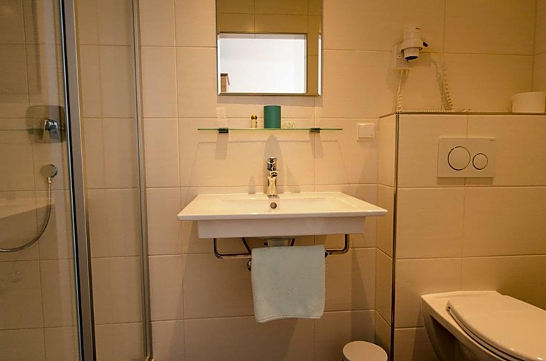 Bathroom 4, Zita, Innsbruck Land