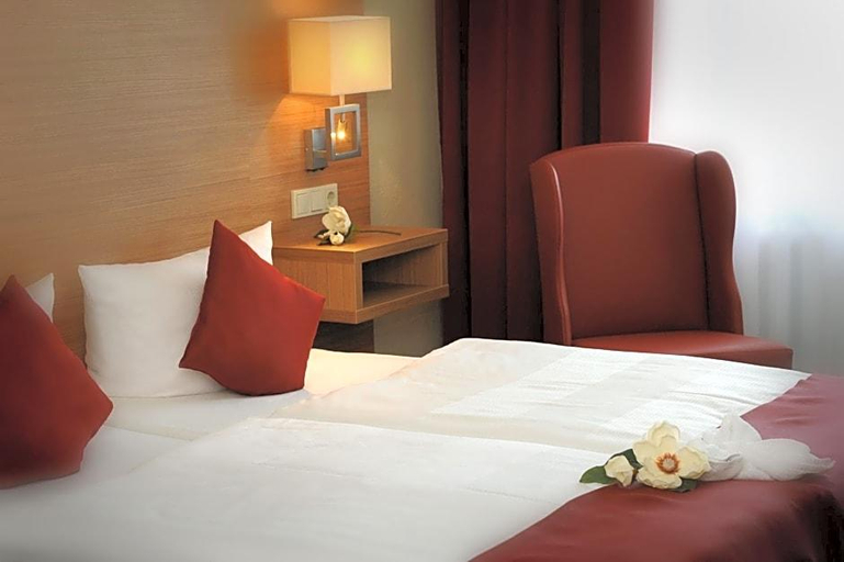 Bedroom 3, parkhotel-forsthaus, Sächsische Schweiz-Osterzgebirge