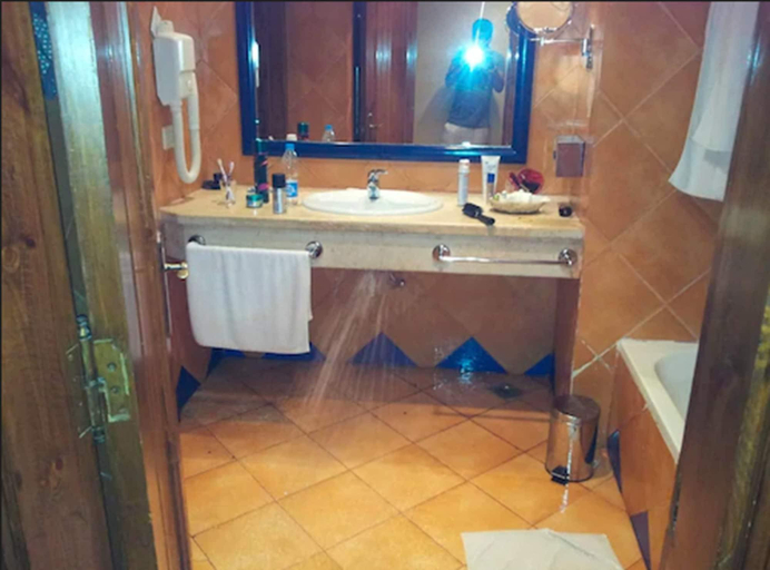 Bathroom 4, Grand Makadi, Safaja