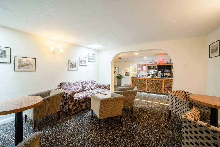 Food & Drinks 5, The Bridge House Hotel, Surrey