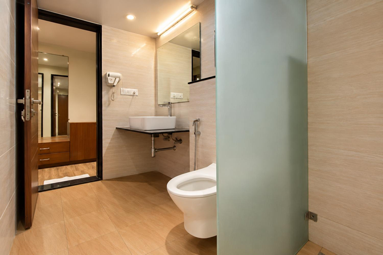 Bathroom, Palm Green Club & Resort by The Sky Imperial, Kheda