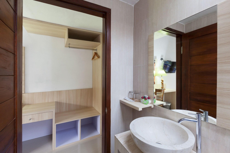 Bathroom 4, Wait Garden Cottage, Klungkung