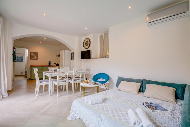 Living room 5, La Porte Rouge 100 Mt From Lake Maggiore, Novara