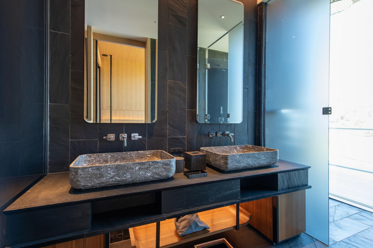 Bathroom 5, Skye Niseko, Kutchan