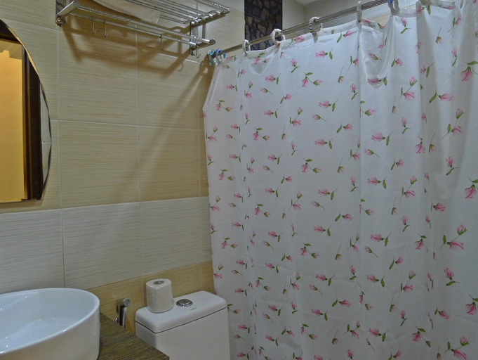 Bathroom 4, Rovic's Tourist Hotel, El Nido