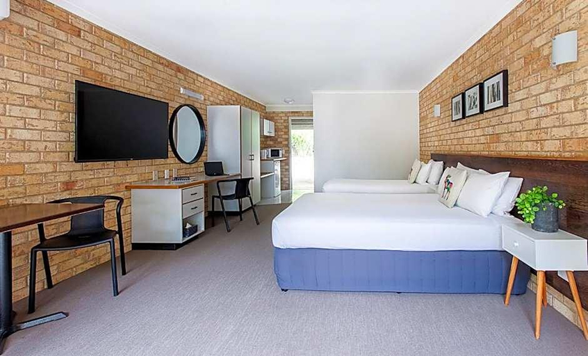 General view 2, Sunshine Coast Motor Lodge, Maroochy - Paynter-Petrie Creek