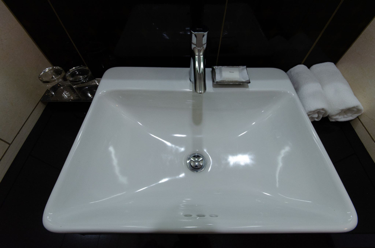Bathroom 4, Marsi Hotel Bangchak, Phra Khanong
