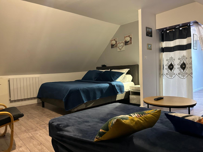 Others 5, Hotel Saint Charles, Yvelines