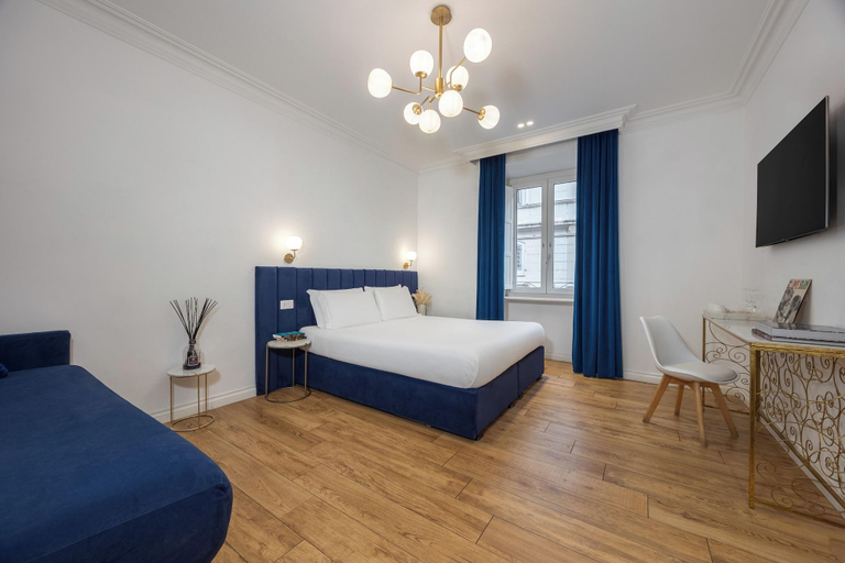 Room 2, Sm Vatican Relais, Rome