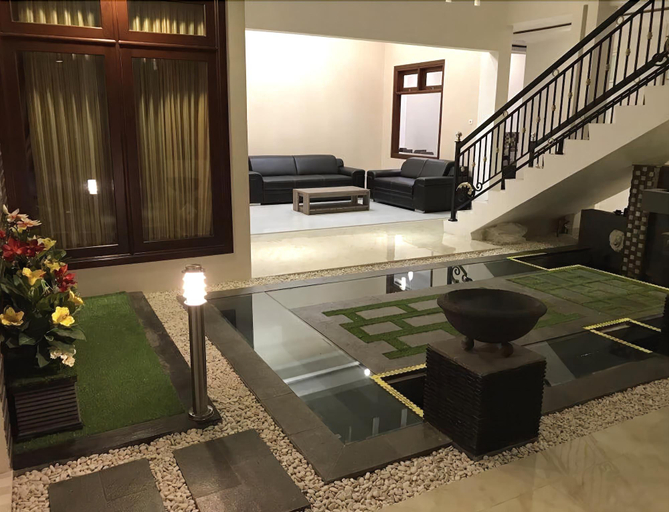 Lobby 3, Hillside Suite Guest House, Malang
