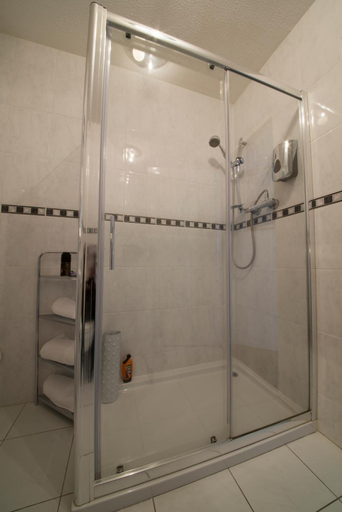 Bathroom, The Burnside Hotel, South Lanarkshire