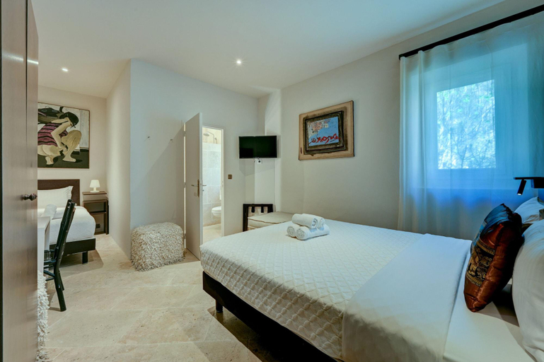 Room 2, Ha Tel Le Paradou Bamboothai, Vaucluse