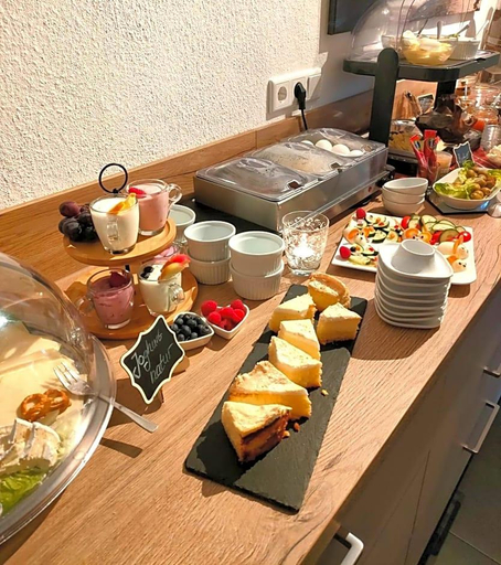Food & Drinks