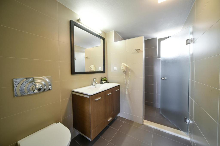 Bathroom 5, Lenikos Resort, Crete
