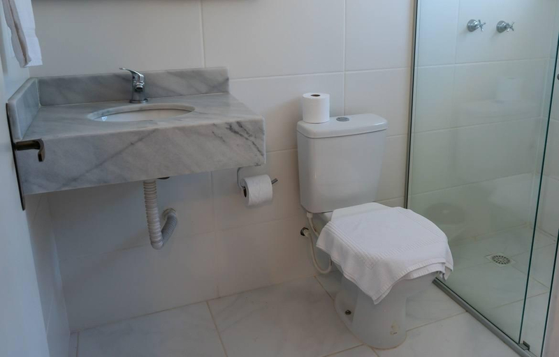 Bathroom 3, Aardvark Inn Pousada, Gramado