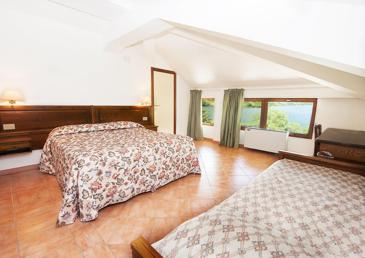 Bedroom, ACQUEVIVE, L'Aquila