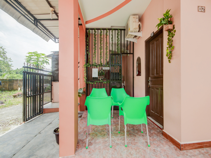 Lobby 2, 3937 Teratai Guest House, Medan