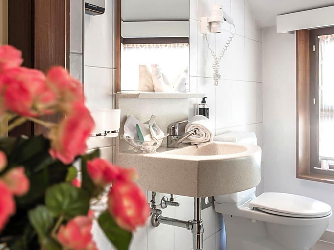 Room 3, Hotel Porte D Octodure, Martigny