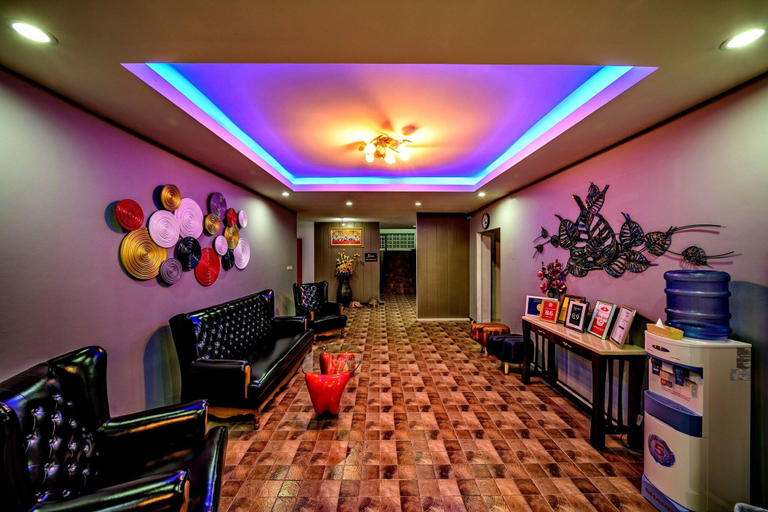 Food & Drinks 5, Naiyang Place Phuket Airport, Phuket Island
