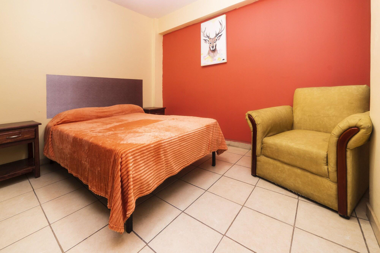 Room 3, Hotel Zaragoza, San Juan de los Lagos