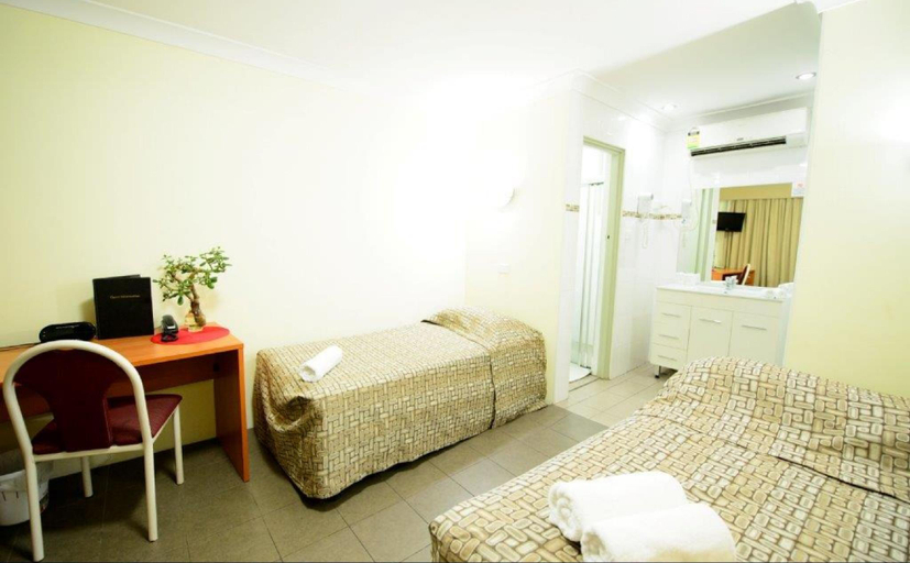 Bedroom 5, Liberty Plains Motor Inn, Sydney
