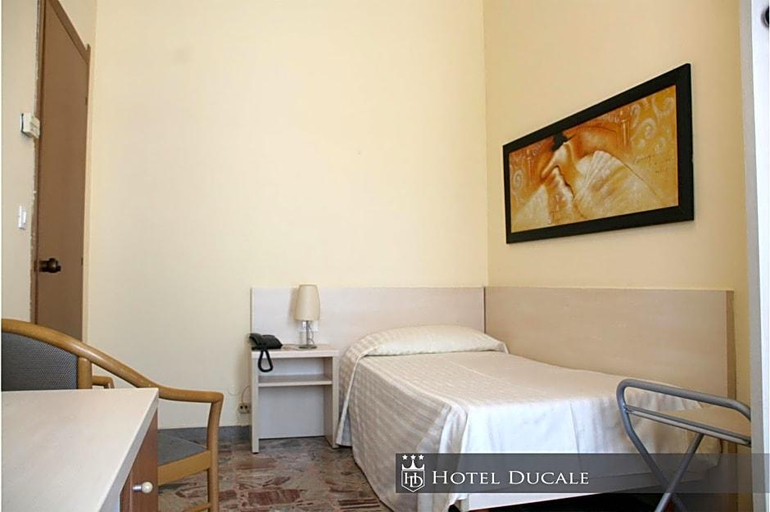 Bedroom 3, Hotel Ducale, Pavia