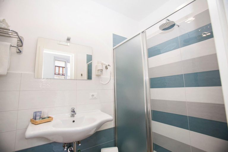 Bathroom 5, Mediterranean Rooms, Napoli