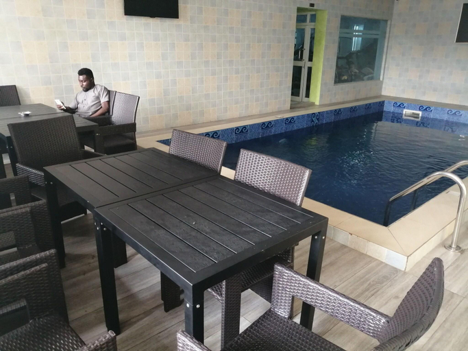 Sport & Beauty 5, Airport Budget Hotel, Mushin